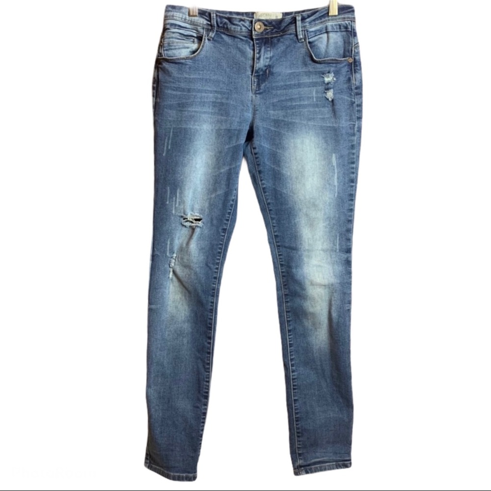🍉Ardene Distressed Medium Wash Jeans, skinny, stretchy, juniors, Size 13